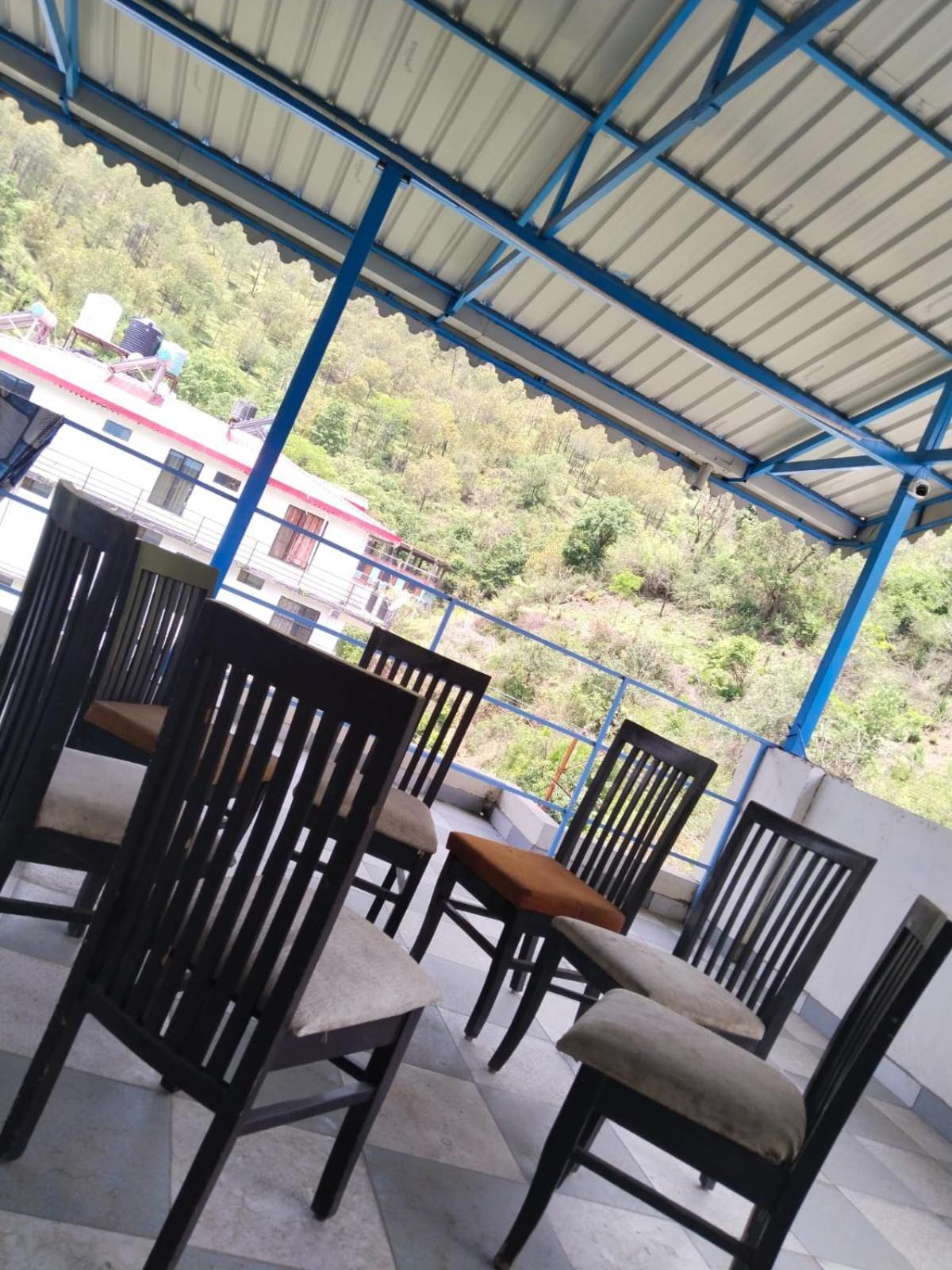 Abuzz Oxfordcaps Chanakya Hostel Solan Buitenkant foto