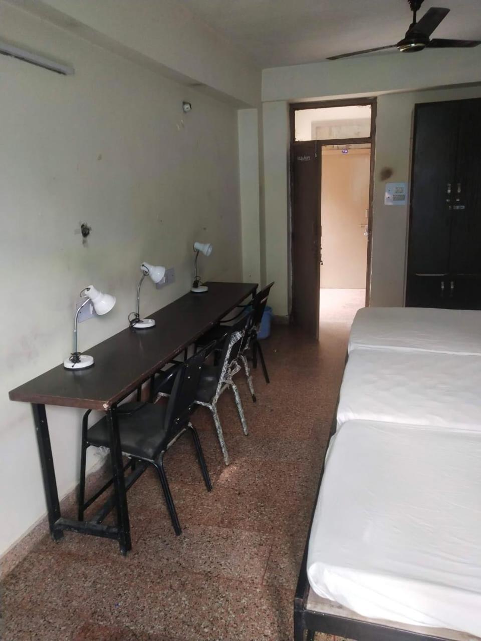 Abuzz Oxfordcaps Chanakya Hostel Solan Buitenkant foto